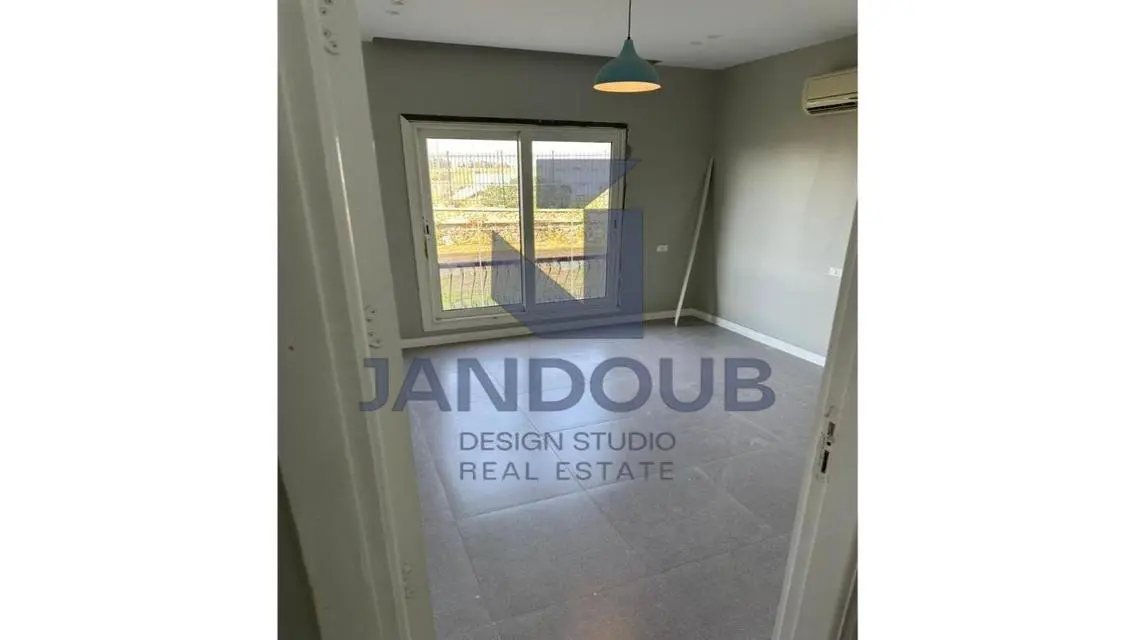 Luxurious Villa for Sale with Extensive Design and Space