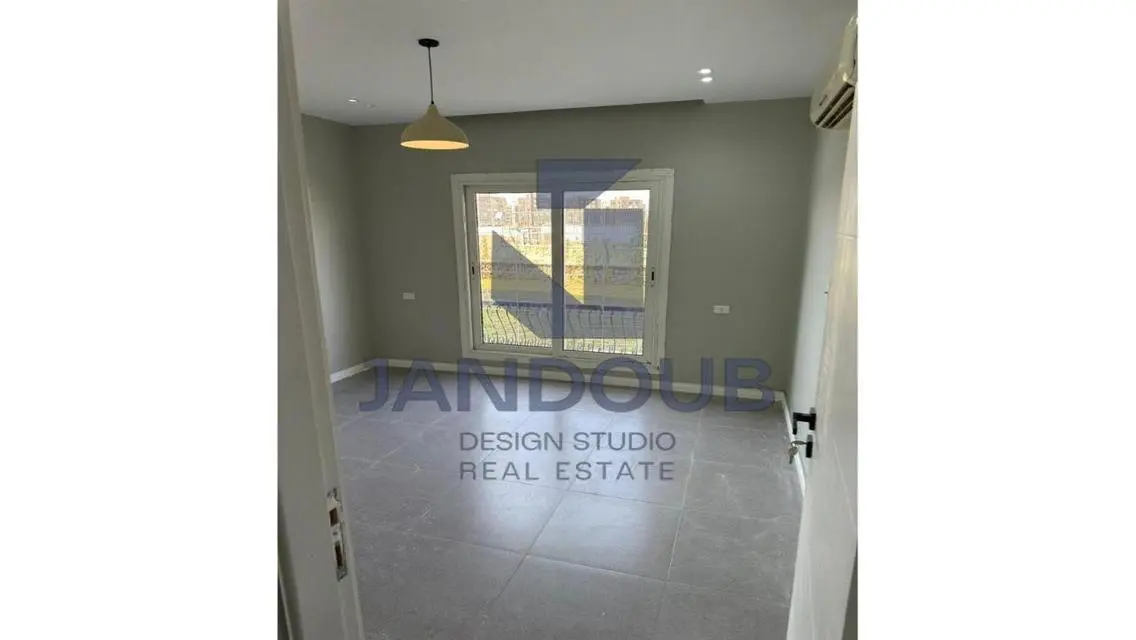 Luxurious Villa for Sale with Extensive Design and Space