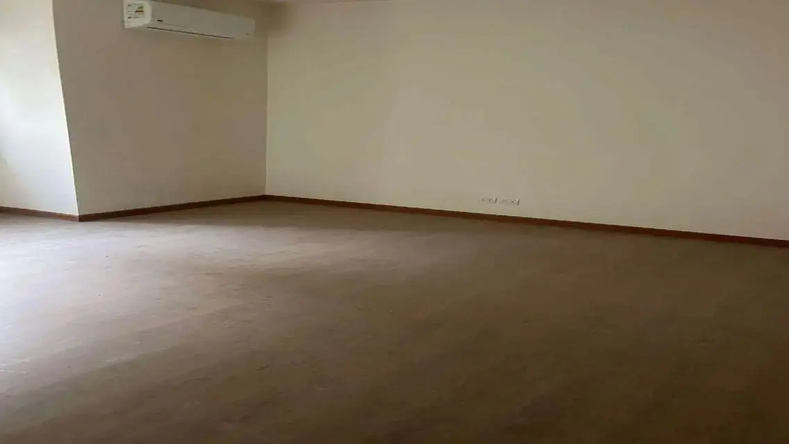 دوبلكس متشطب في بيراميدز هايتس بجوار نيو جيزة