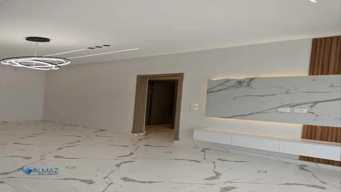 Apartment for sale in Galleria Moon Valley