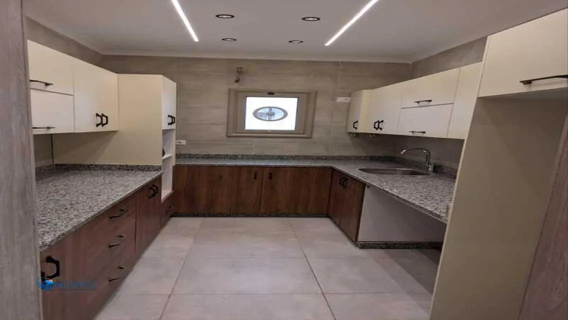 Apartment for sale in Galleria Moon Valley