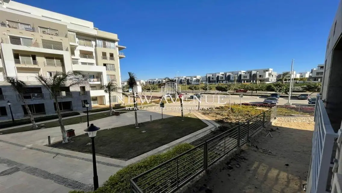 Luxury Apartment with Expansive Space in Prime Location