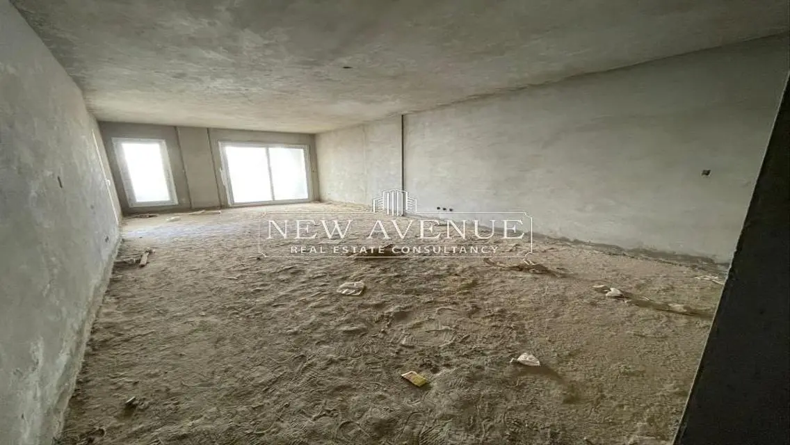 Luxury Apartment with Expansive Space in Prime Location
