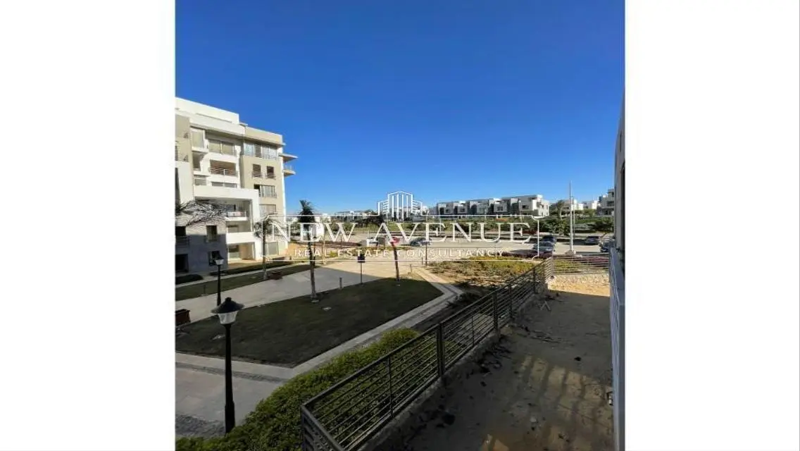 Luxury Apartment with Expansive Space in Prime Location