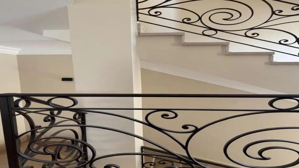 Standalone villa for Rent in Hyde Park compound