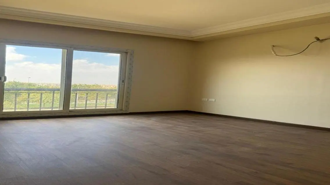 Standalone villa for Rent in Hyde Park compound