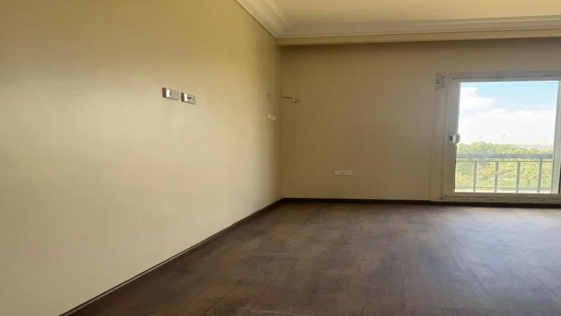 Standalone villa for Rent in Hyde Park compound