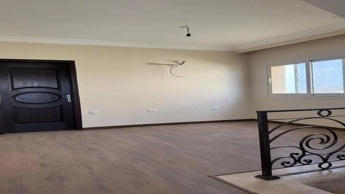 Standalone villa for Rent in Hyde Park compound