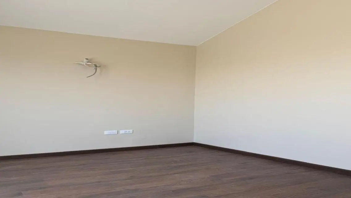 Standalone villa for Rent in Hyde Park compound
