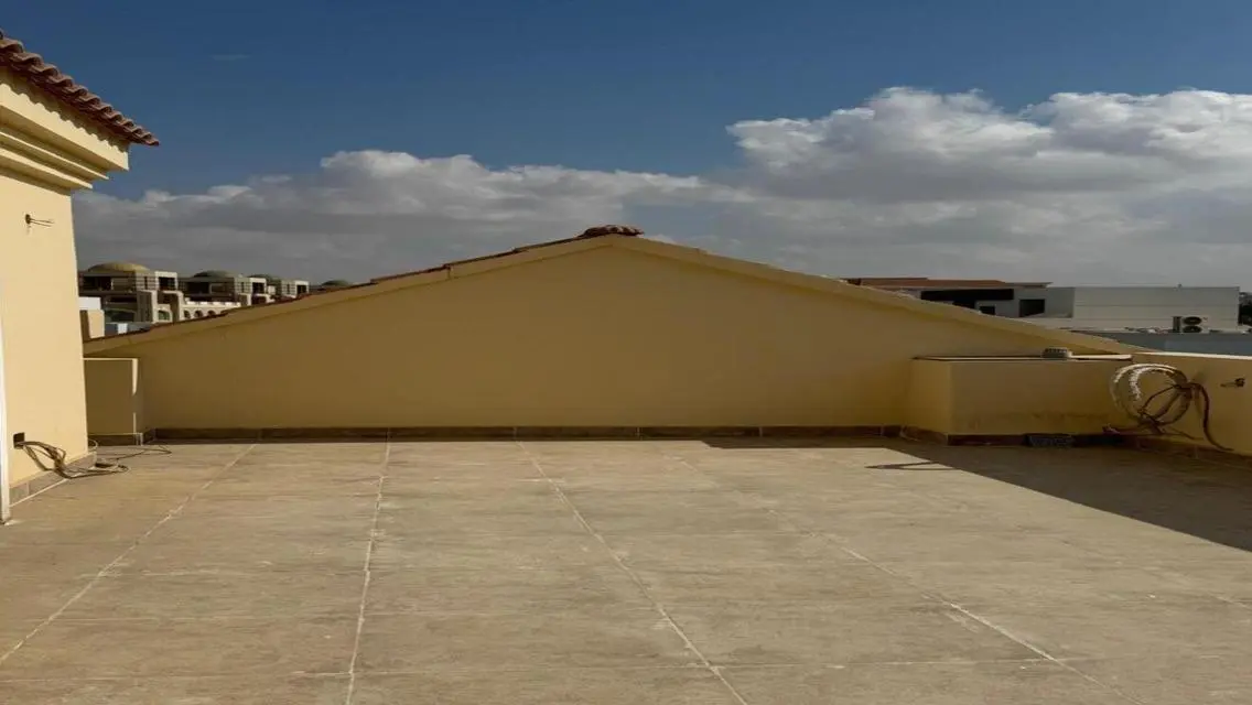 Standalone villa for Rent in Hyde Park compound