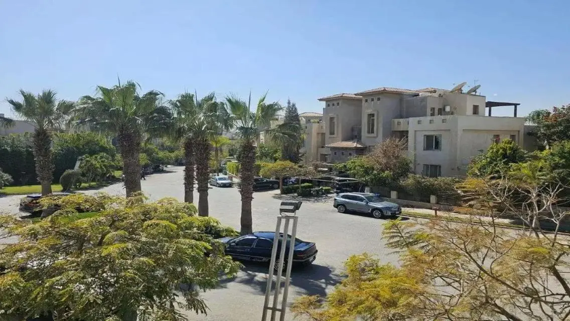 اخر فيلا فاخرة امتلك مع بالم هيلز قسط ع10س ف بامبو