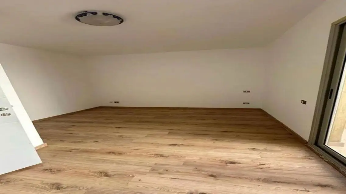 Prime located finished apartment in Palm Parks