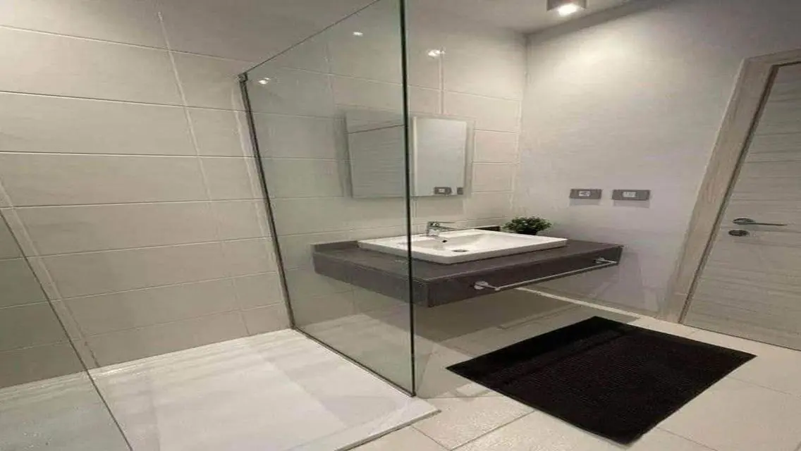 Prime located finished apartment in Palm Parks