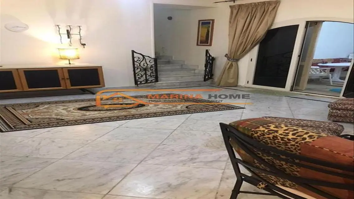 للبيع فيلا قى مارينا 1 معدلة اول صف بحر حمام سباحه