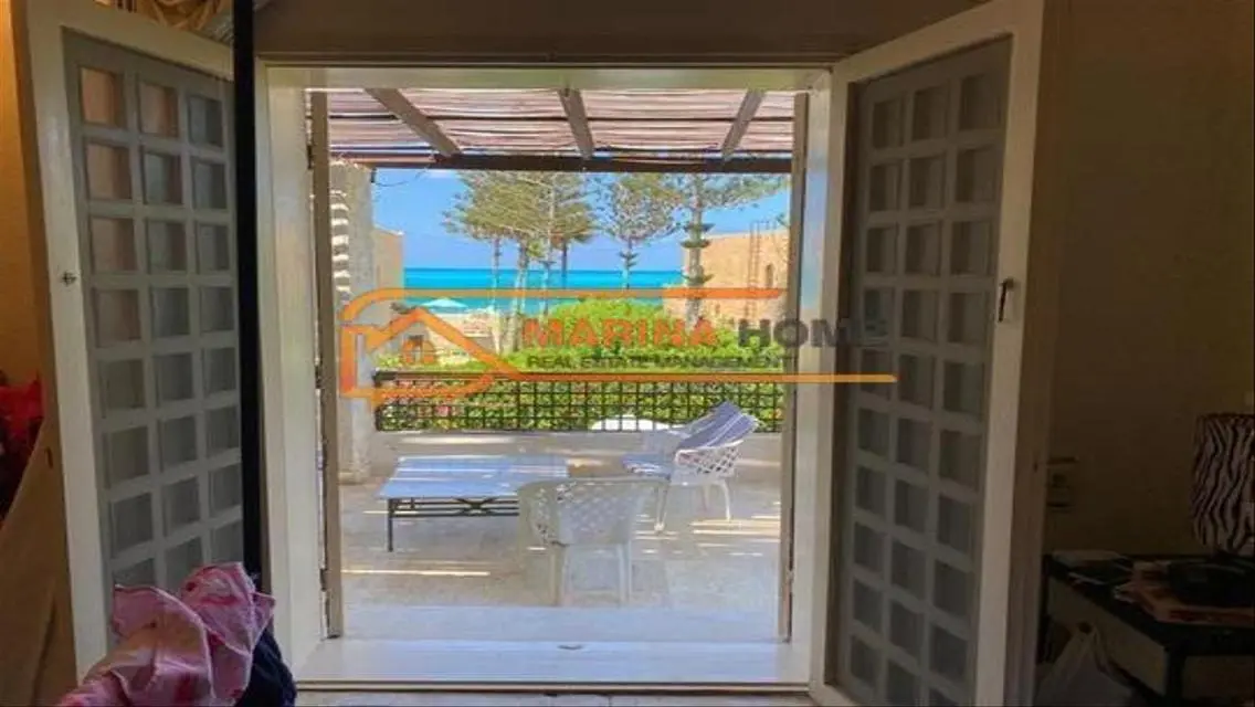 للبيع فيلا قى مارينا 1 معدلة اول صف بحر حمام سباحه
