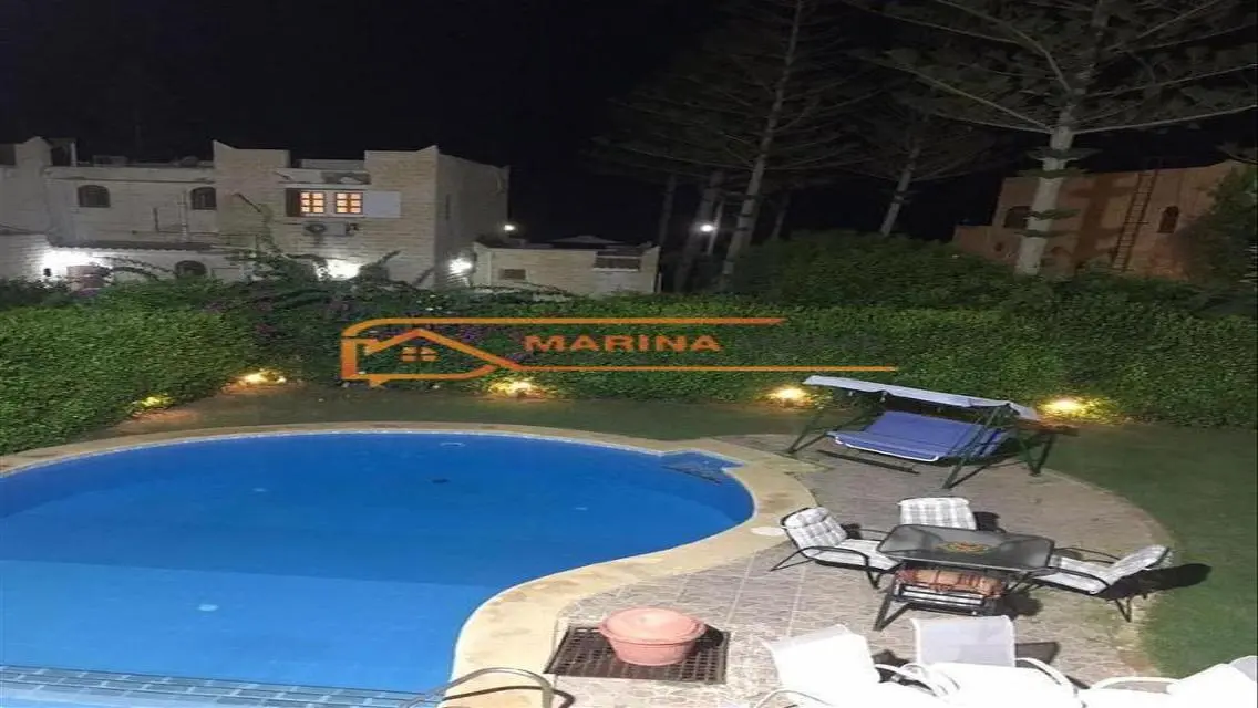 للبيع فيلا قى مارينا 1 معدلة اول صف بحر حمام سباحه
