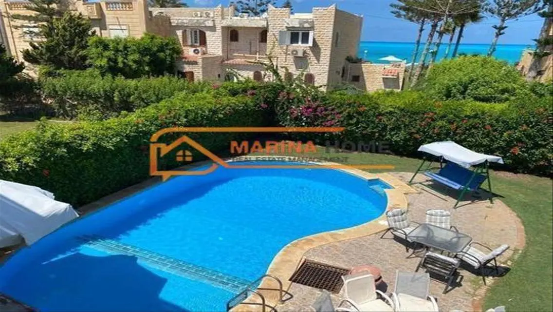 للبيع فيلا قى مارينا 1 معدلة اول صف بحر حمام سباحه