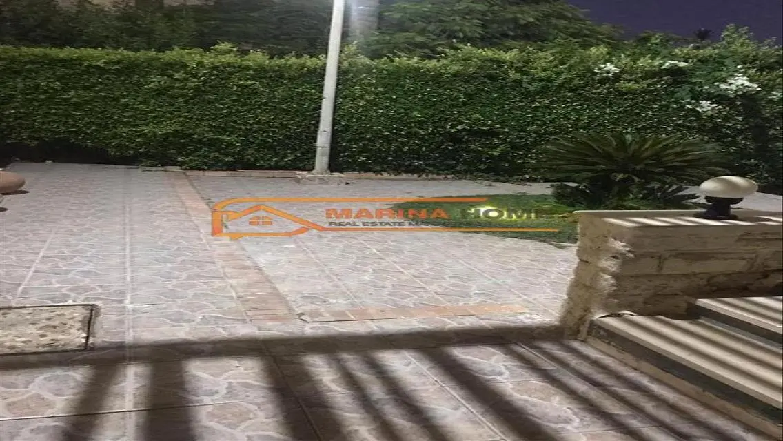 للبيع فيلا قى مارينا 1 معدلة اول صف بحر حمام سباحه