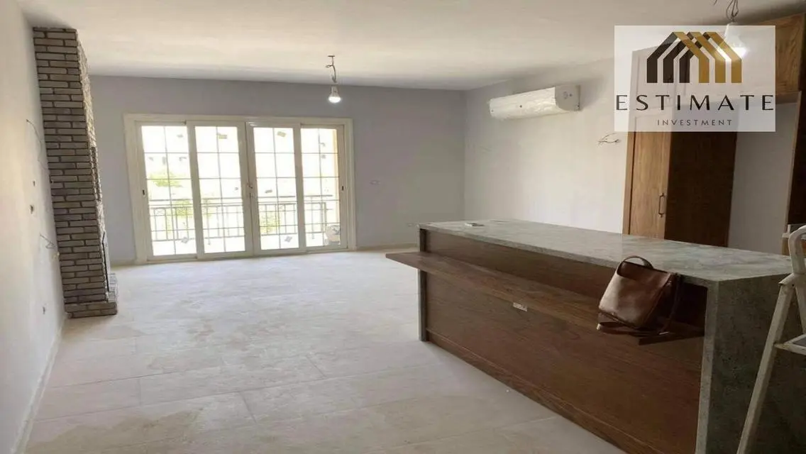 Apartment 152m semi furnished rent in Regents park