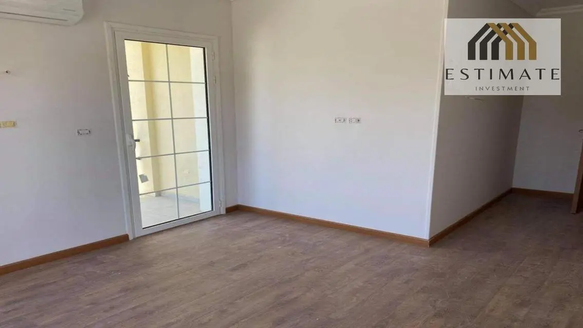 Apartment 152m semi furnished rent in Regents park