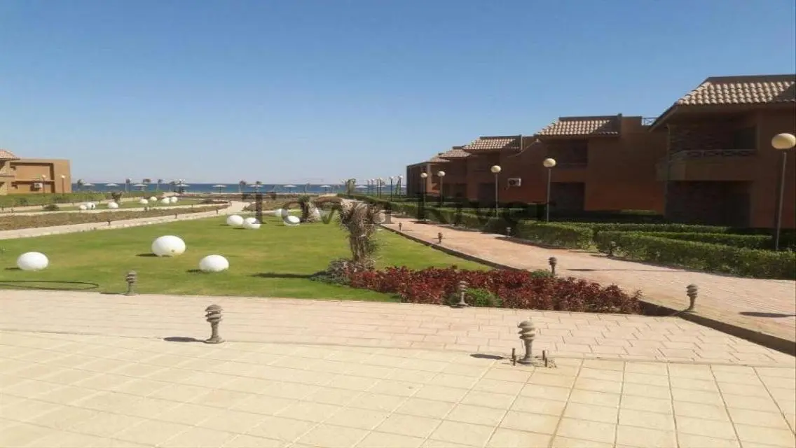 فيلا للبيع قرية ماليبو باميز فيو خطوات من البحر