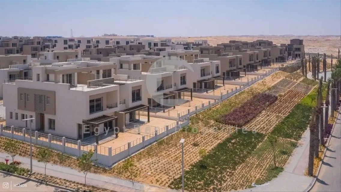 تاون هاوس للبيع في بالم هيلز نيو كايرو