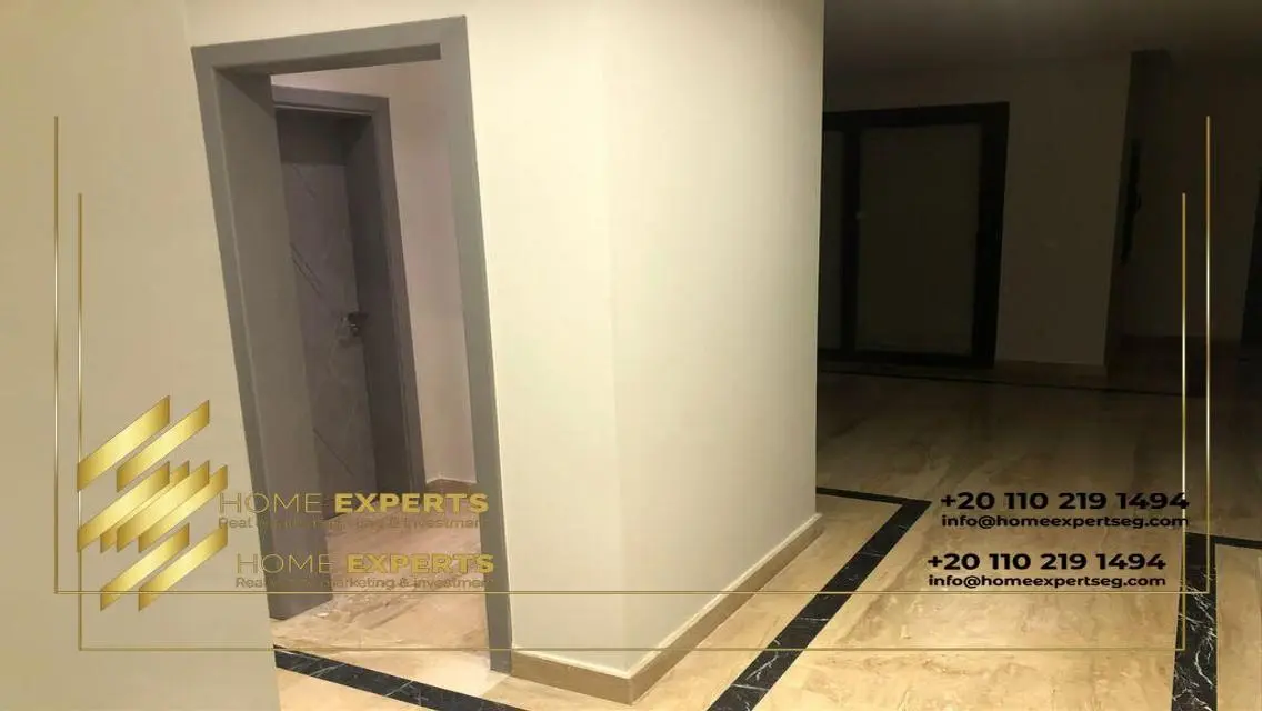 تاون هاوس للايجار في ميفيدا مطبخ وتكييفات