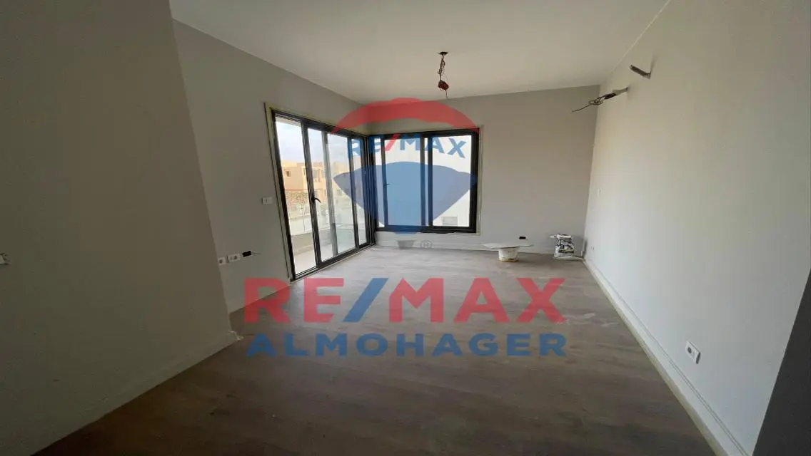 Luxury Apartment in O-West with Private Garden