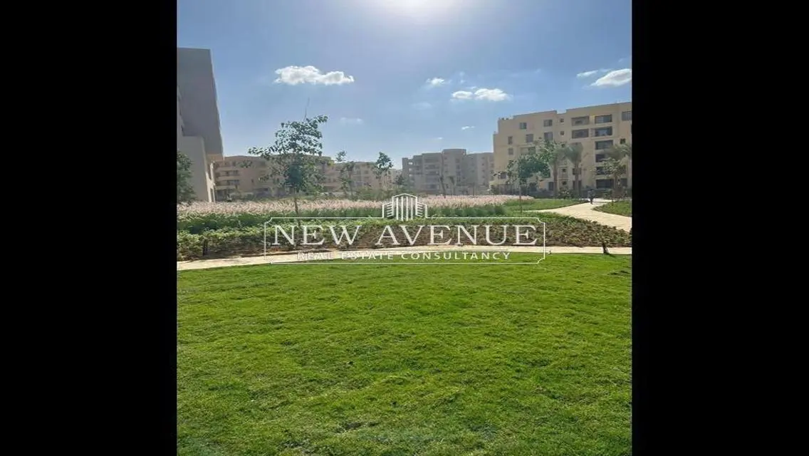 3 bedrooms Town house corner in O west October
