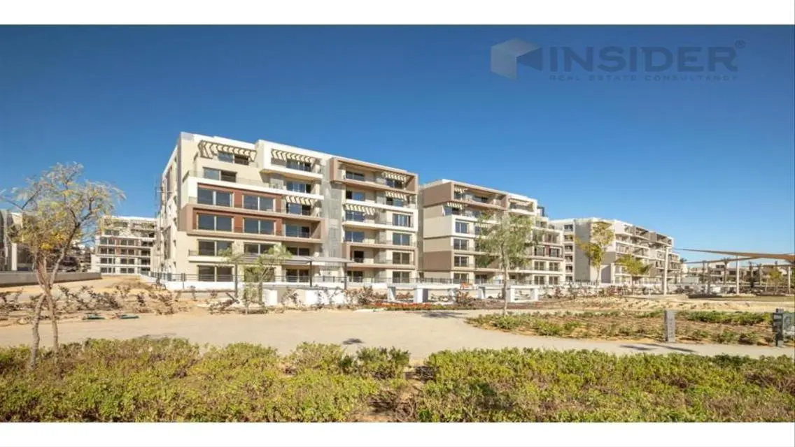 Luxury Apartment with Stunning View in Cleo Waters