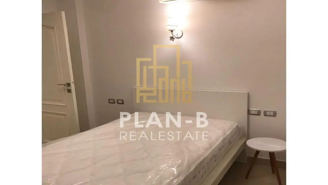 For rent ground floor apartment with garden