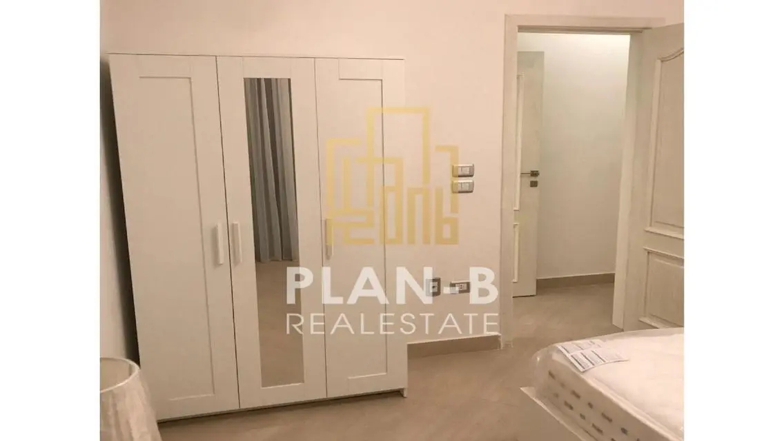 For rent ground floor apartment with garden