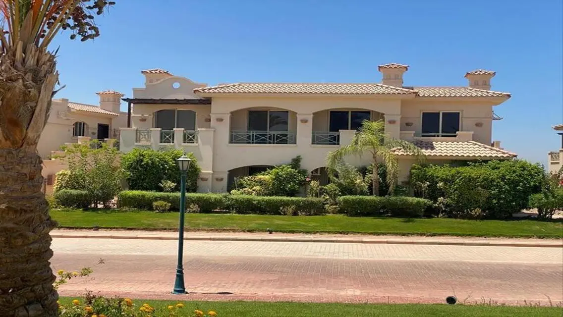 Luxury Villa Overlooking Lakes in La Vista 6, Sokhna