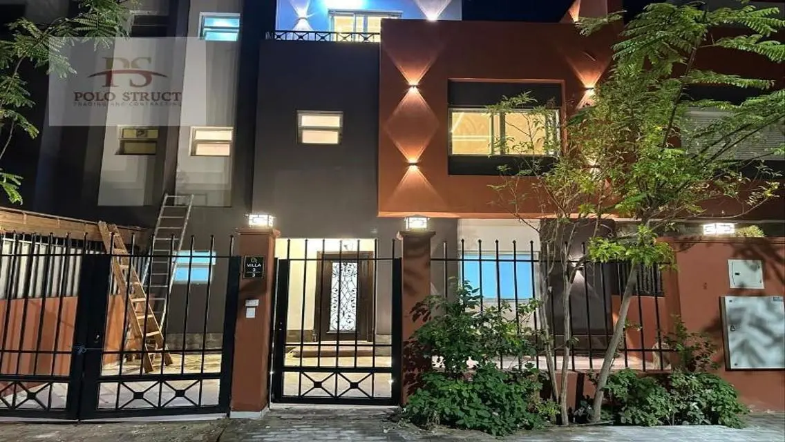 فيلا فاخرة بمساحة 270 متر مربع للبيع