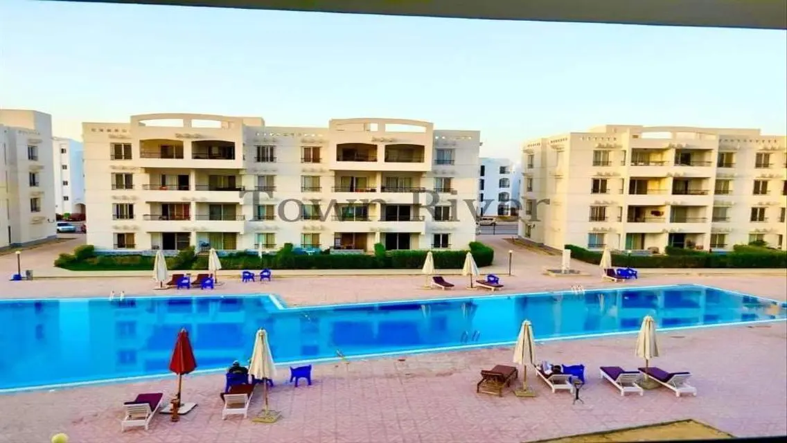 شالية للبيع بارقي قري العين السخنة قرية بالميرا