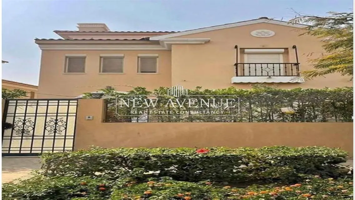 Classic Fully finished Townhouse in Hyde park