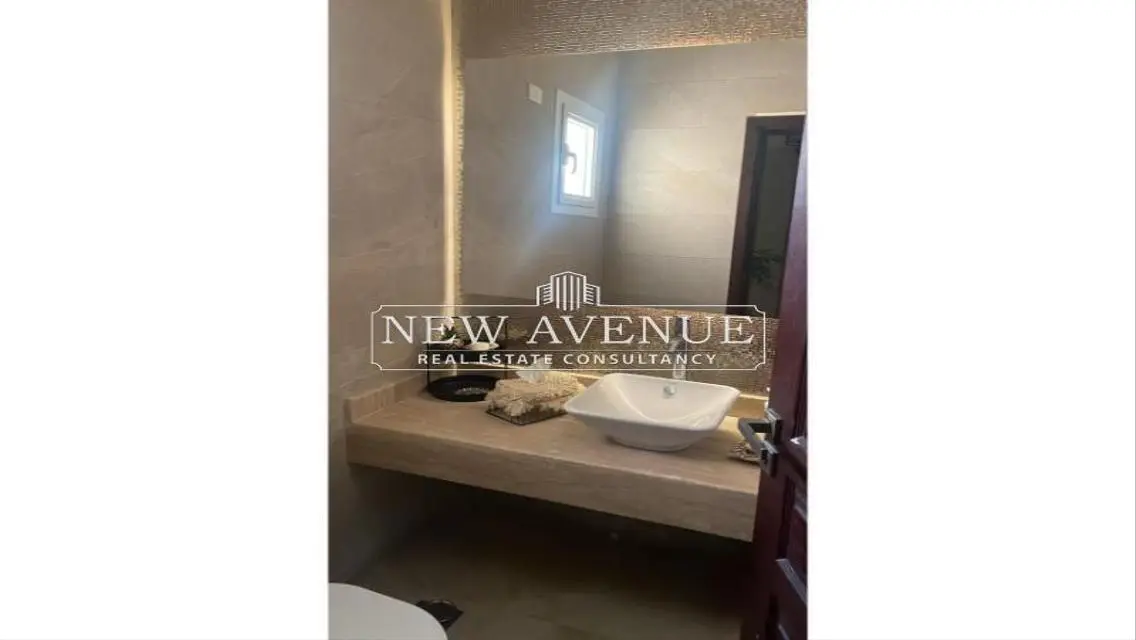 Classic Fully finished Townhouse in Hyde park
