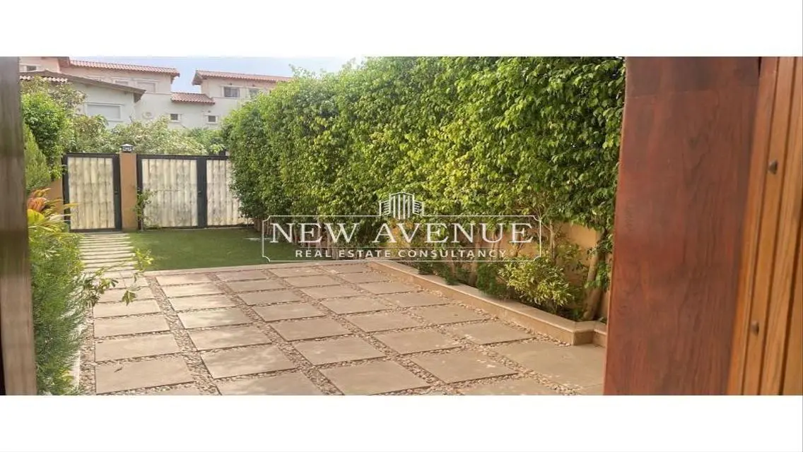 Classic Fully finished Townhouse in Hyde park