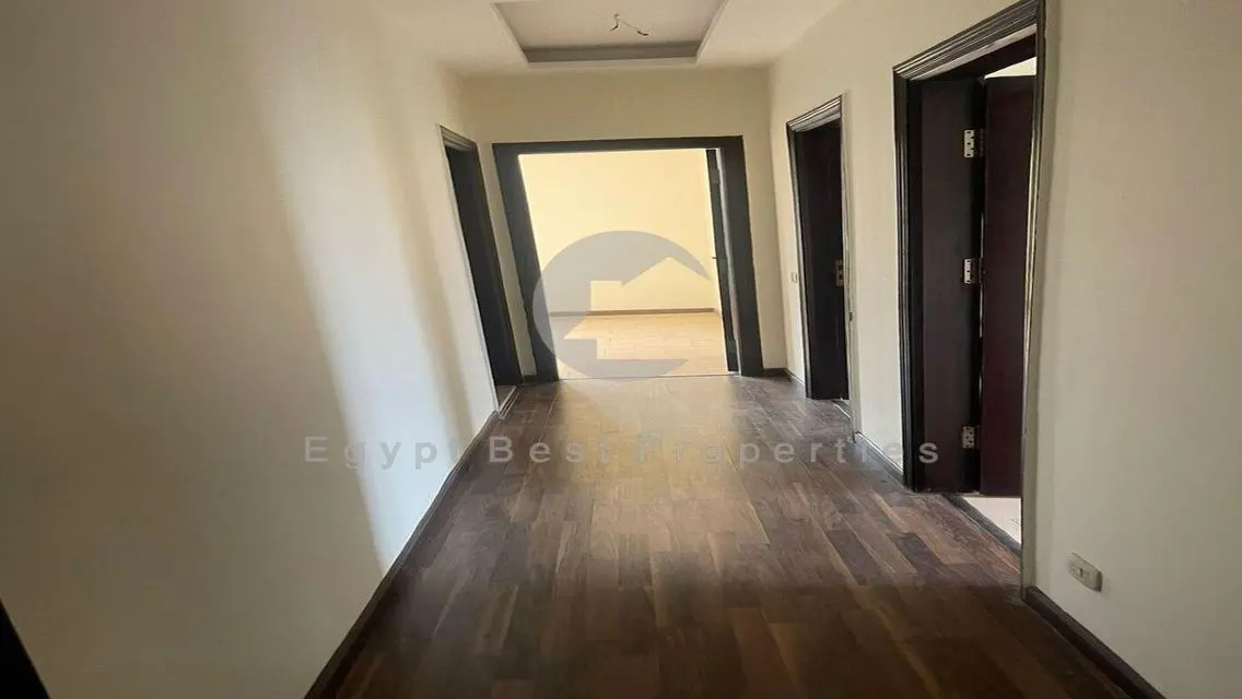 فوري بأفضل سعر شقة في كمبوند جوار فيو حمام سباحة.