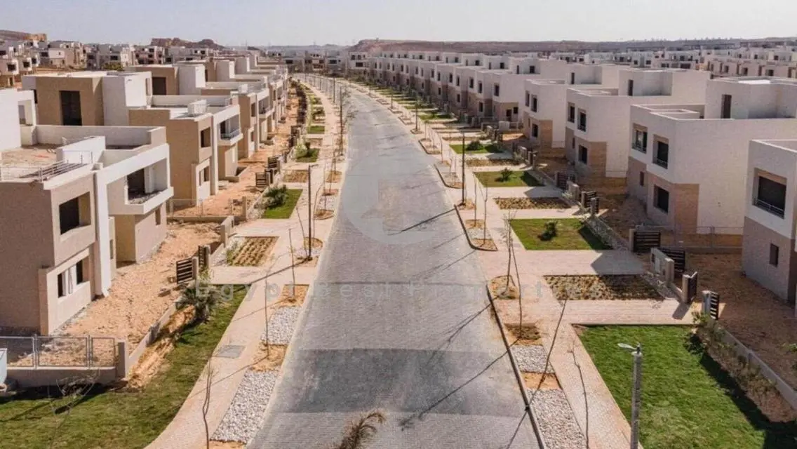 Ready To Move Townhouse at Crown with Installments