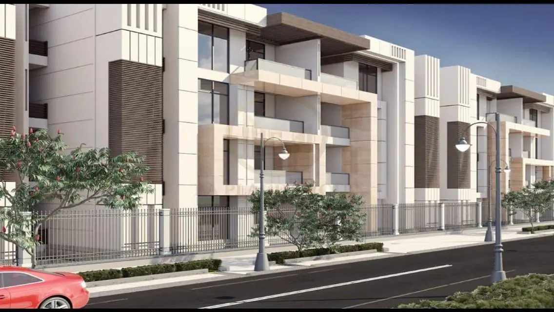 Hotel finishing next to Wadi Degla, ready to move