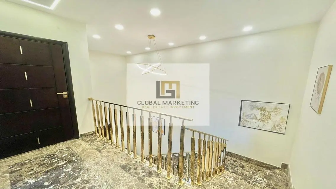 ارقي دوبلكس ارضي بجاردن للايجار مفروش في ايستاون .