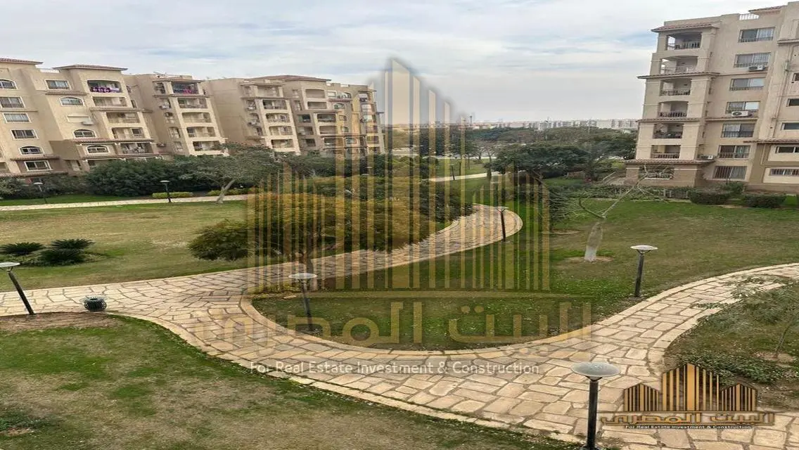 شقه للبيع فى مدينتى B3 مساحه 200م فيو جاردن