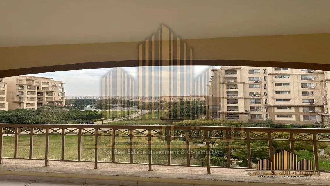 شقه للبيع فى مدينتى B3 مساحه 200م فيو جاردن
