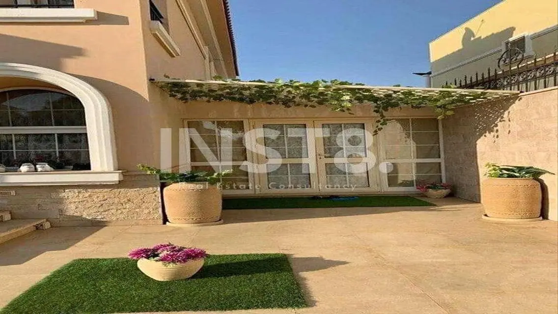 Lowest price, Luxury villa for sale in Hyde Park
