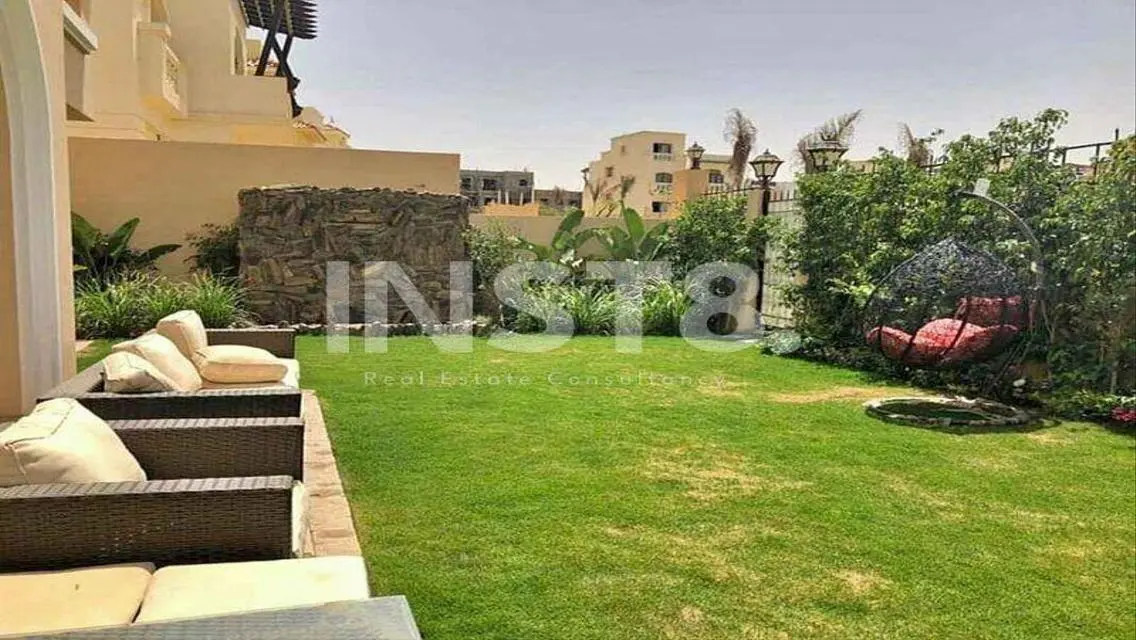 Lowest price, Luxury villa for sale in Hyde Park