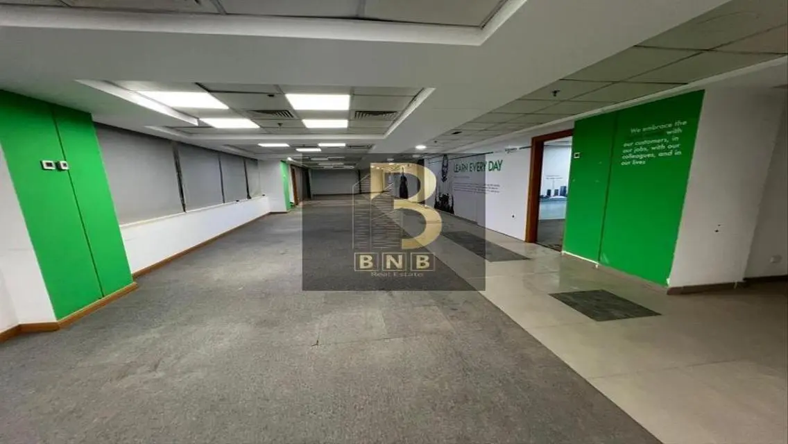 Admin Headquarters 1620m Directly on the 90th St