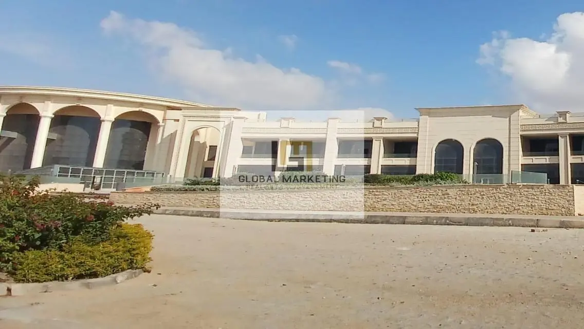 Office 1600m for rent in Golden Square Area