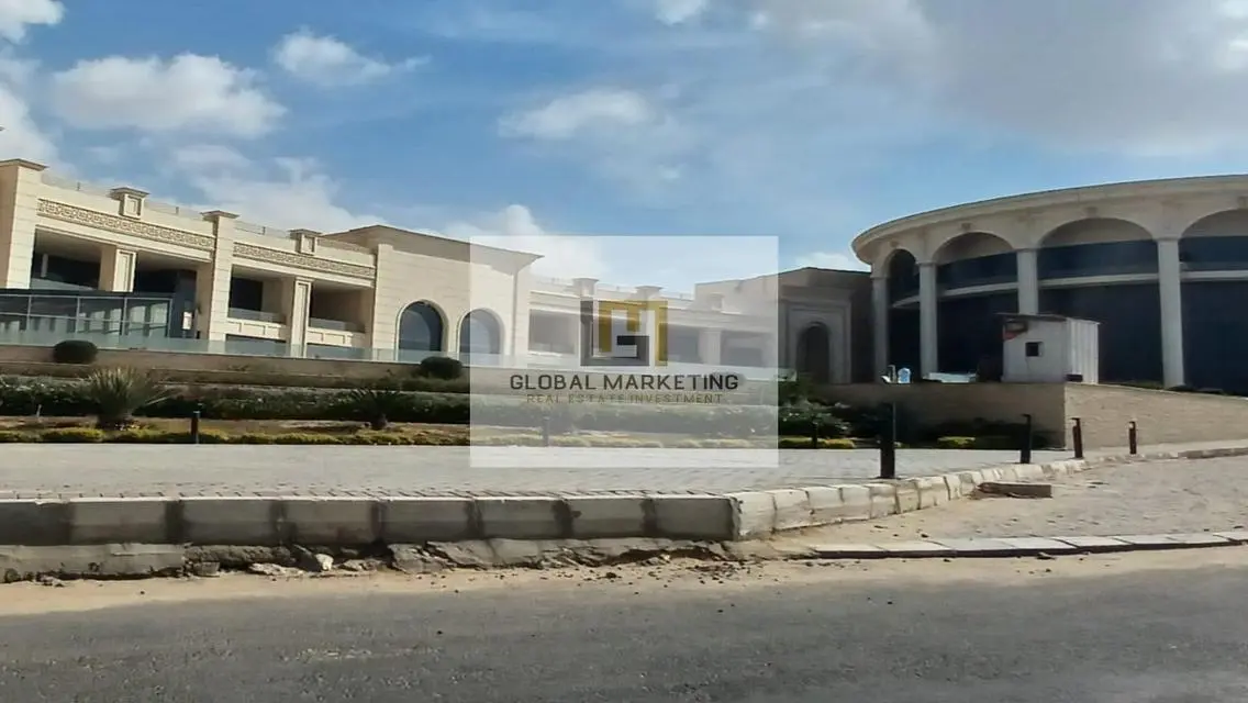 Office 1600m for rent in Golden Square Area