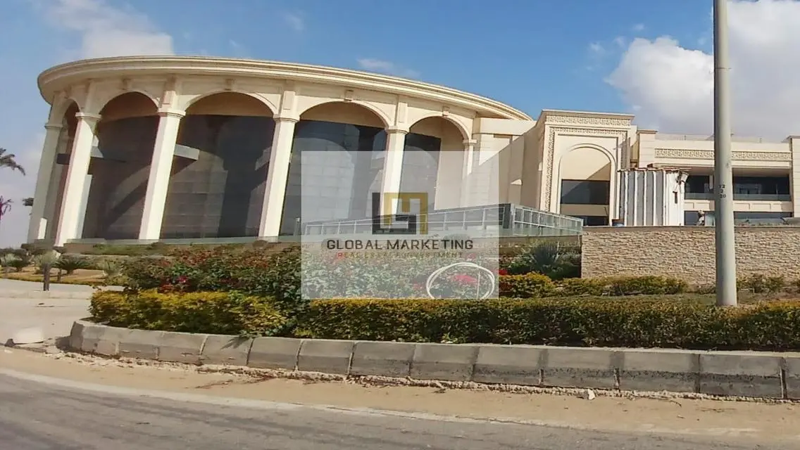 Office 1600m for rent in Golden Square Area